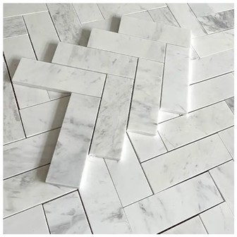 Honovaná mramorová mozaika Volakas Herringbone